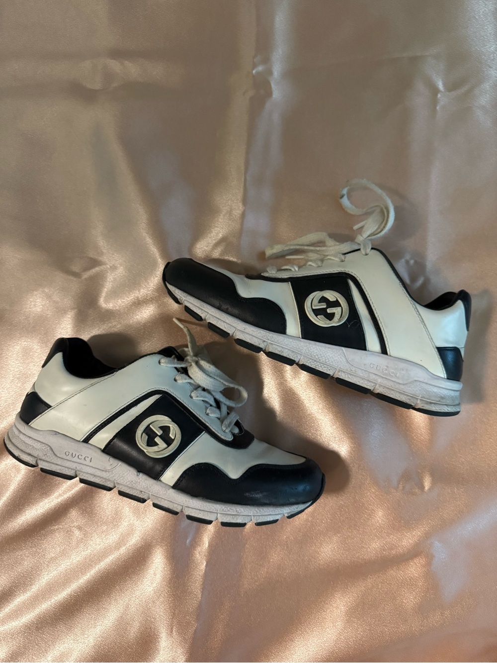 Women Gucci sneakers